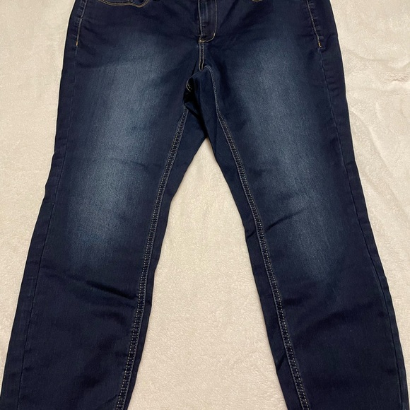 Love & Legend Dark Jeans - Picture 2 of 5